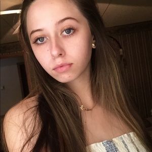 Meet your Posher, Emilee